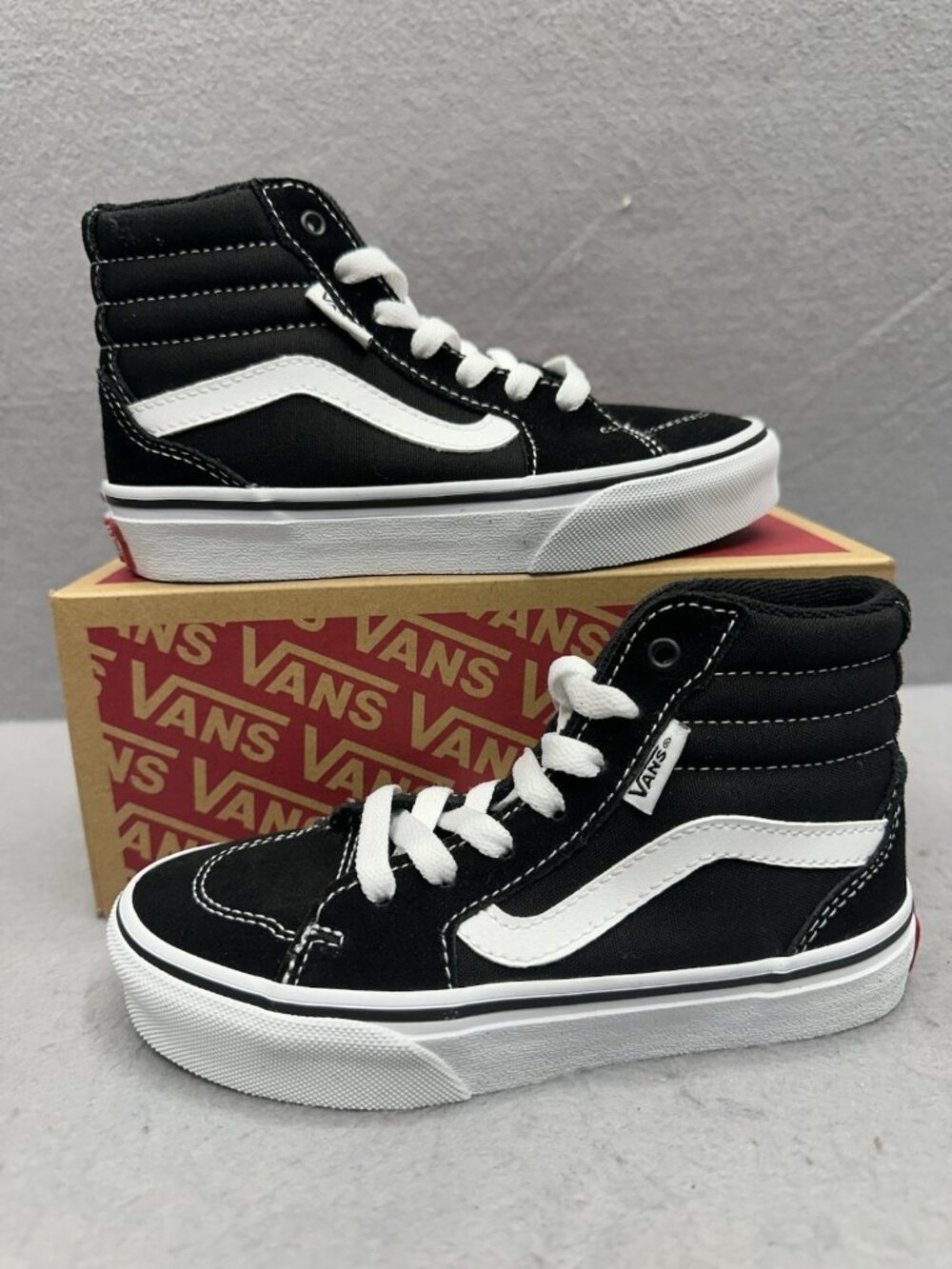 VANS Fillmore Hi Top Kids Size 13 Unisex Black Suede Sneakers Retro Casual